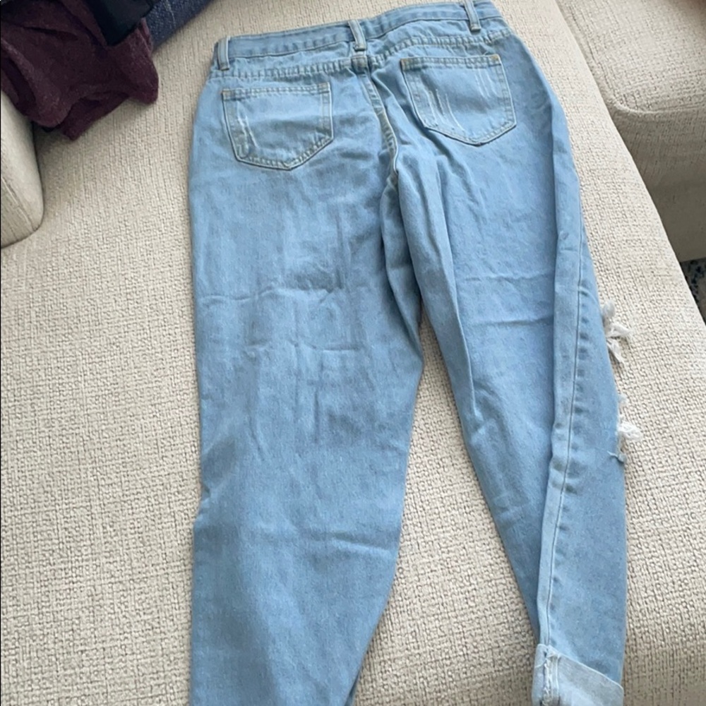 Distressed mom jeans - Picture 2 of 2
